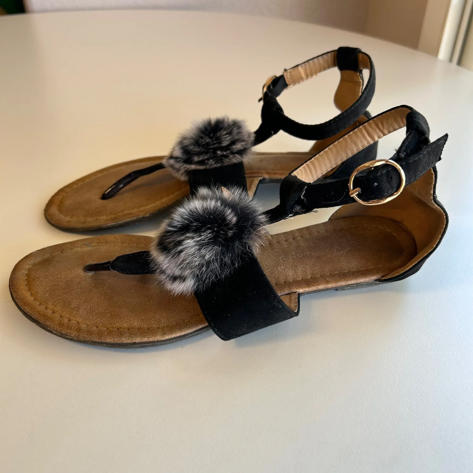 Black Fur Pom Pom Thong Sandals With Ankle Strap For Women Size 6