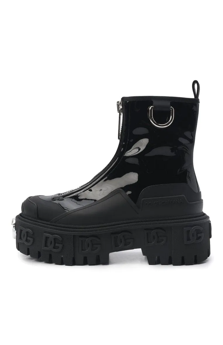 Hi-Trekking Boots With DG Logo