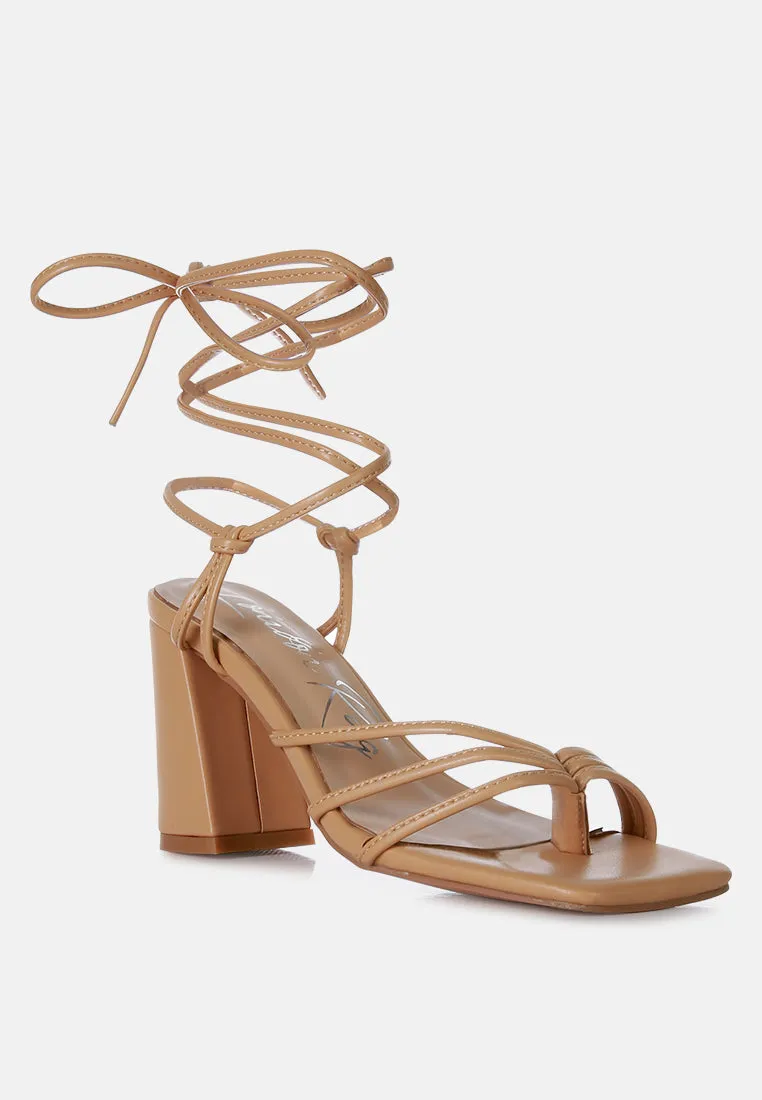 Piri Toe Ring Tie Up Block Sandals