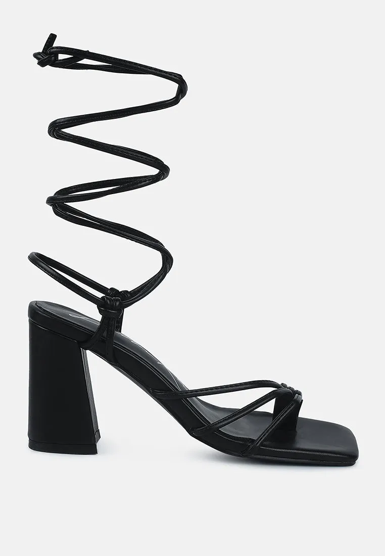 Piri Toe Ring Tie Up Block Sandals