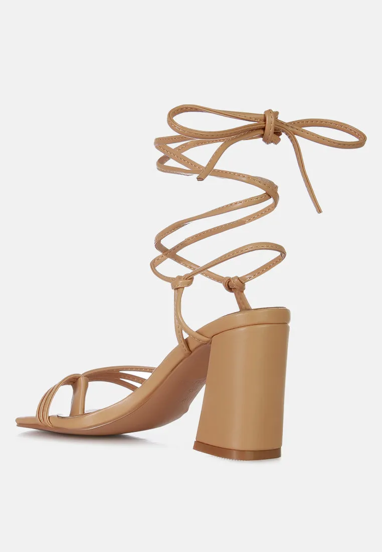 Piri Toe Ring Tie Up Block Sandals